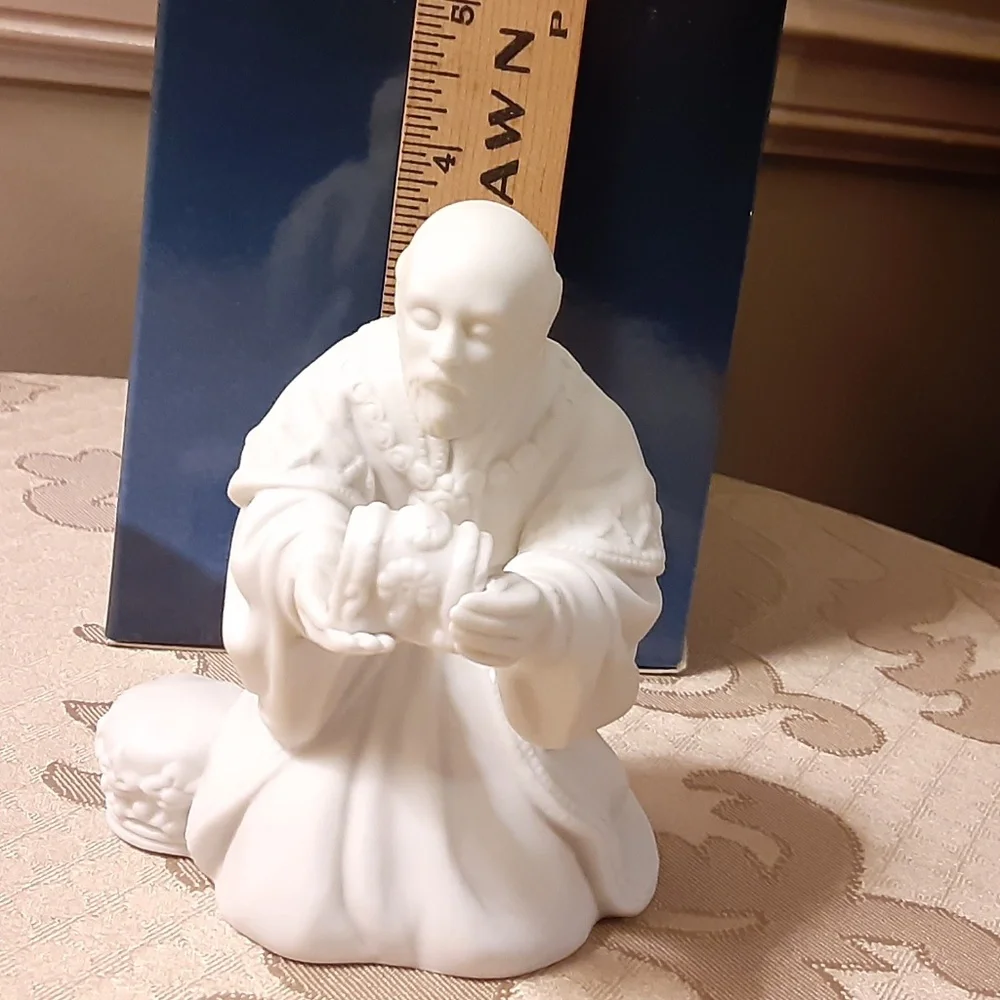 Avon Nativity Collectibles Magi-Melchior Porcelain Figurine